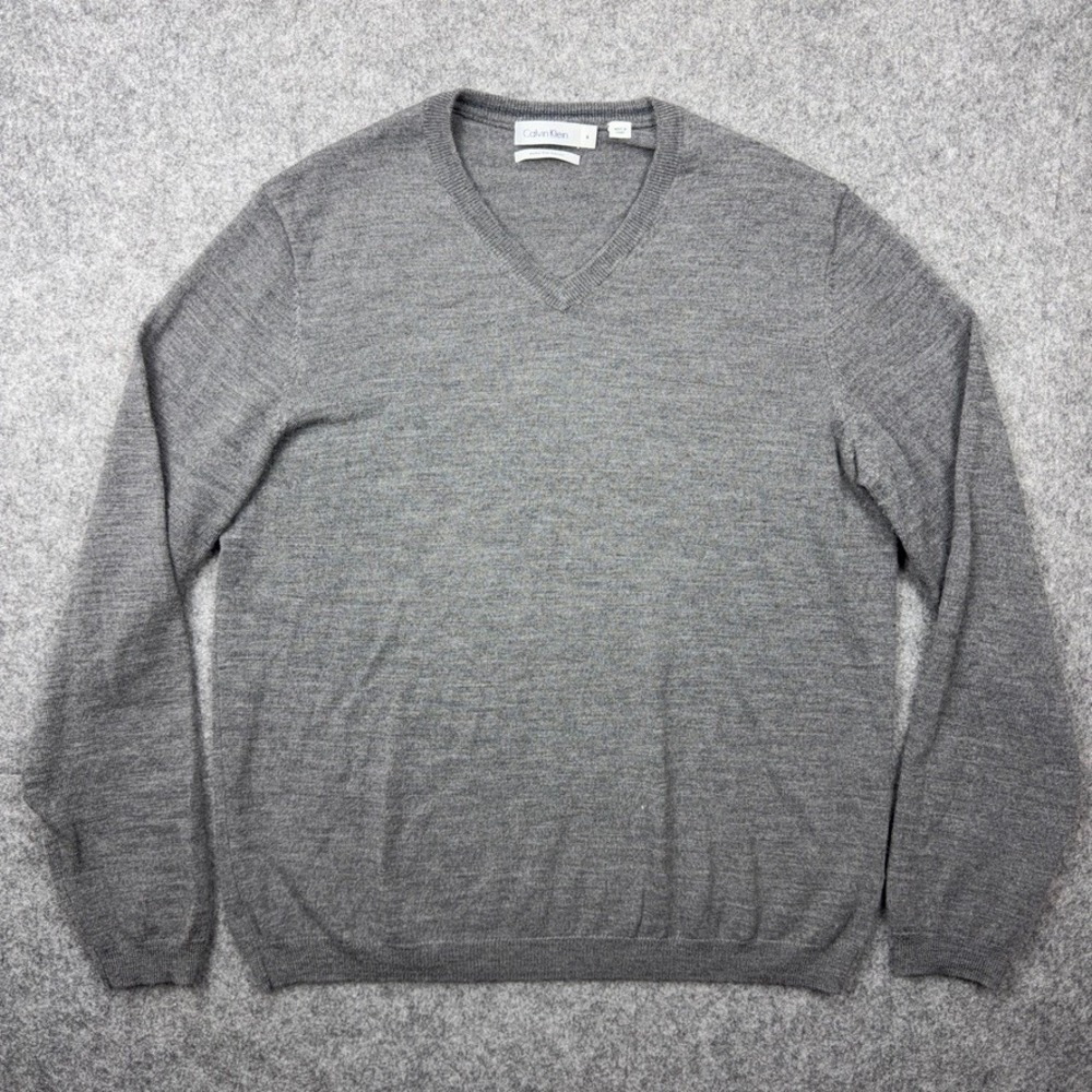 Calvin Klein Sweater Mens Medium Gray Extra Fine Merino Wool V Neck Pullover - Picture 2 of 9
